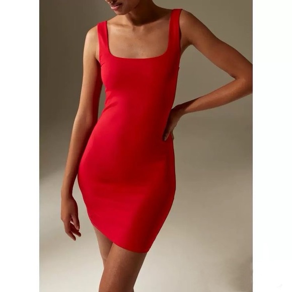 COPY - BRAND NEW W TAGS ARITZIA (BABATON) CONTOUR SQUARE NECK MINI DRESS IN CRI… - Picture 3 of 4